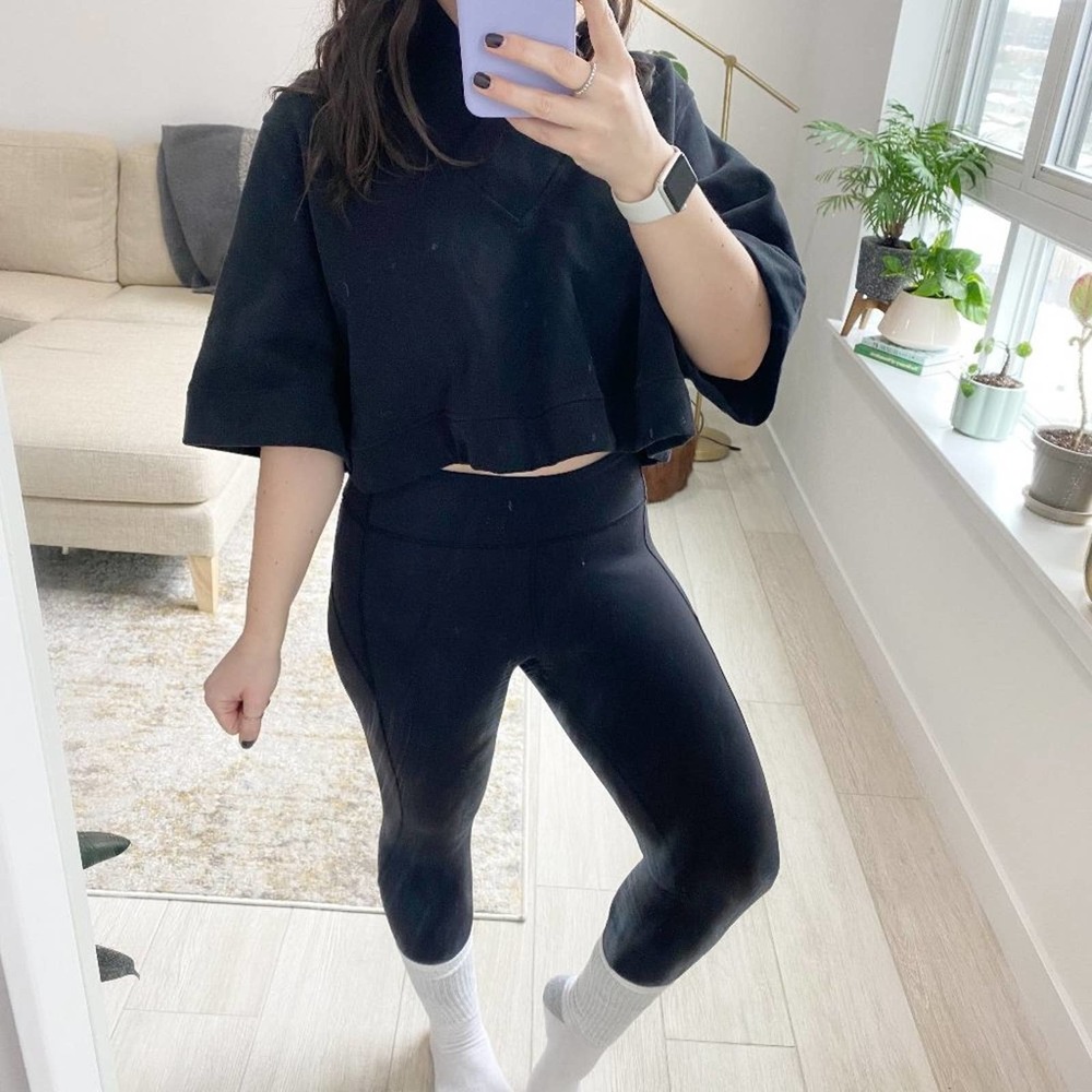 Lululemon Black Short Sleeve Cropped Sweatshirt L